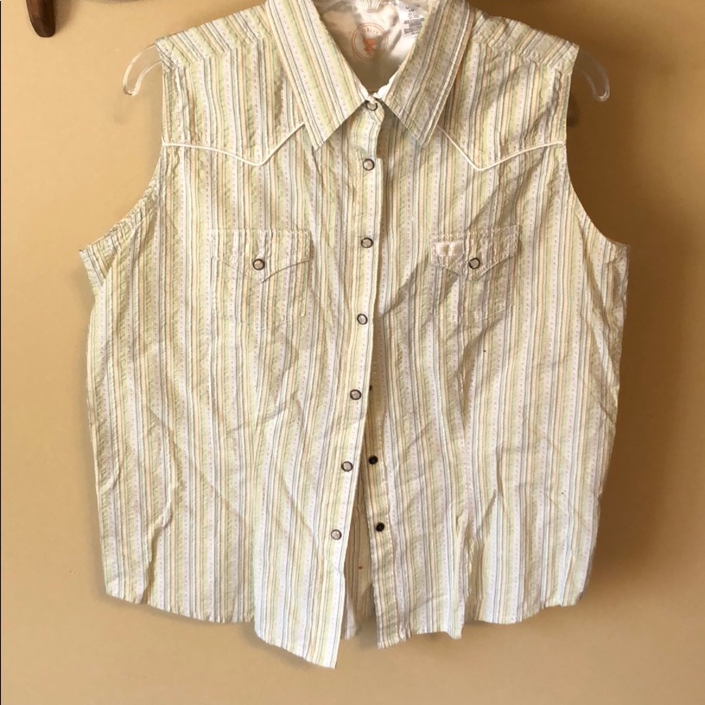 Women’s Sleeveless Western Shirt - Large
